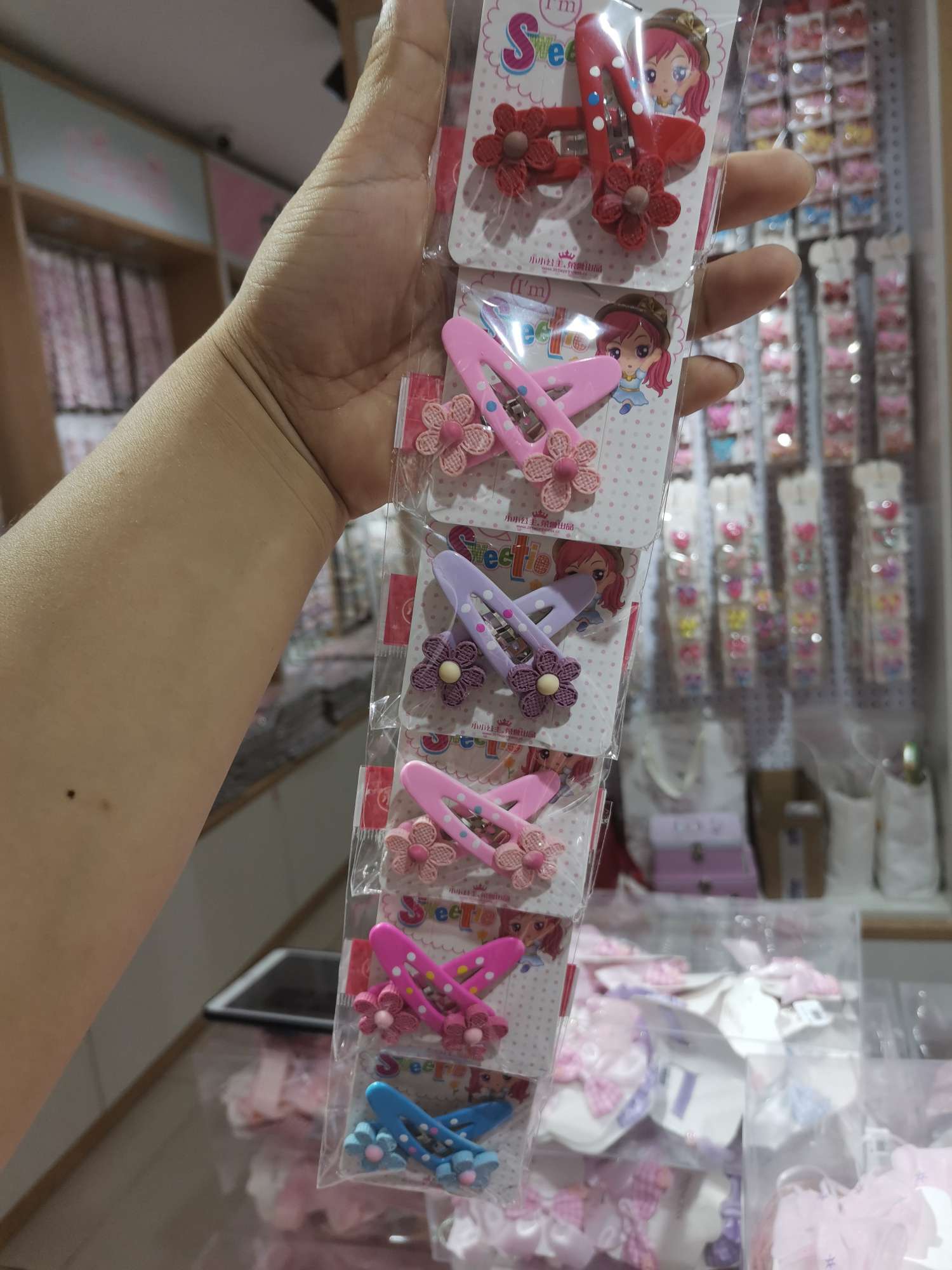 Resin plum bb clip for kids thumbnail