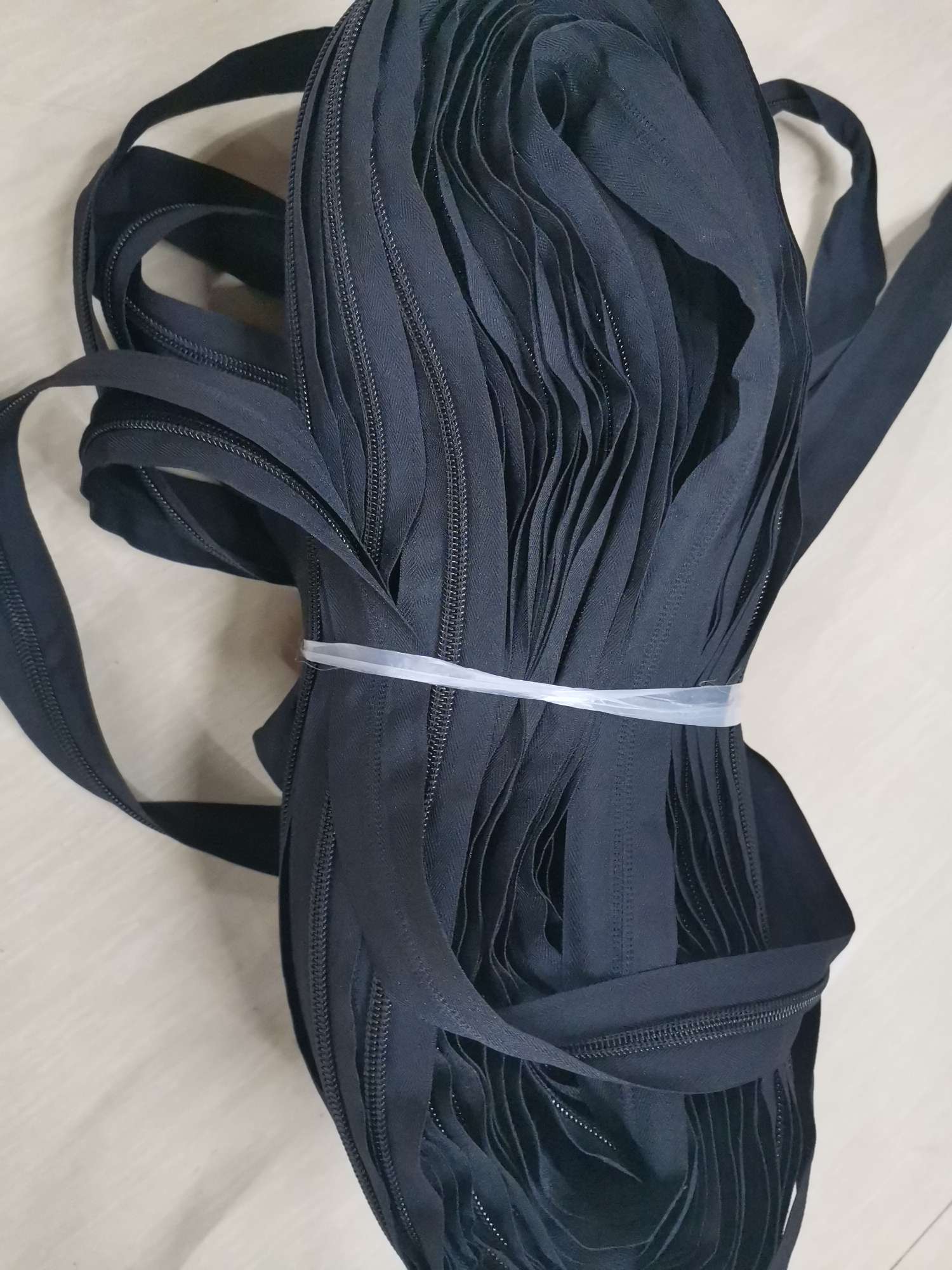 5 zipper thumbnail