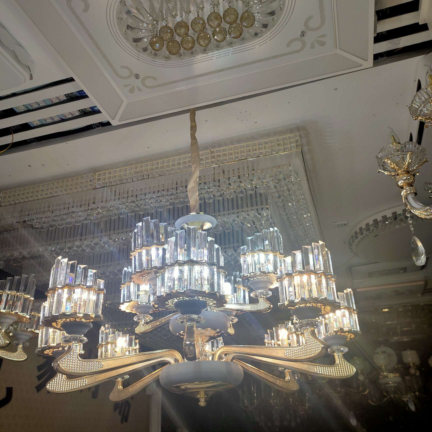 European and Nordic style all-copper crystal lamps, light luxury chandeliers, simple and modern living room lamps, bedroom and dining room lamps, glass crystal lamps undefined