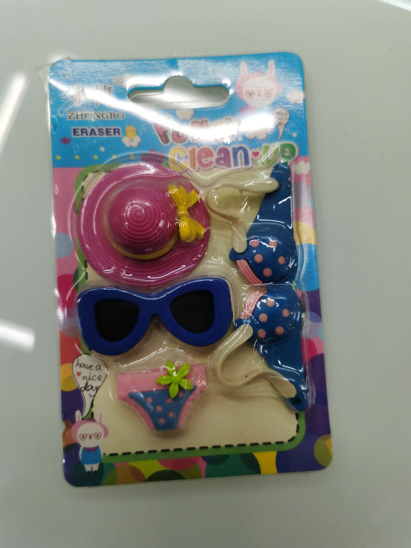 Card-absorbing car erasers, creative stationery gifts undefined