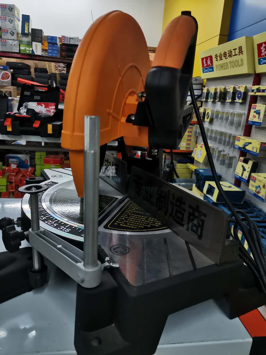 The 12-inch aluminum saw machine is sold at a low profit margin but in large quantities. It operates with integrity and has excellent quality, earning high praise Specification image