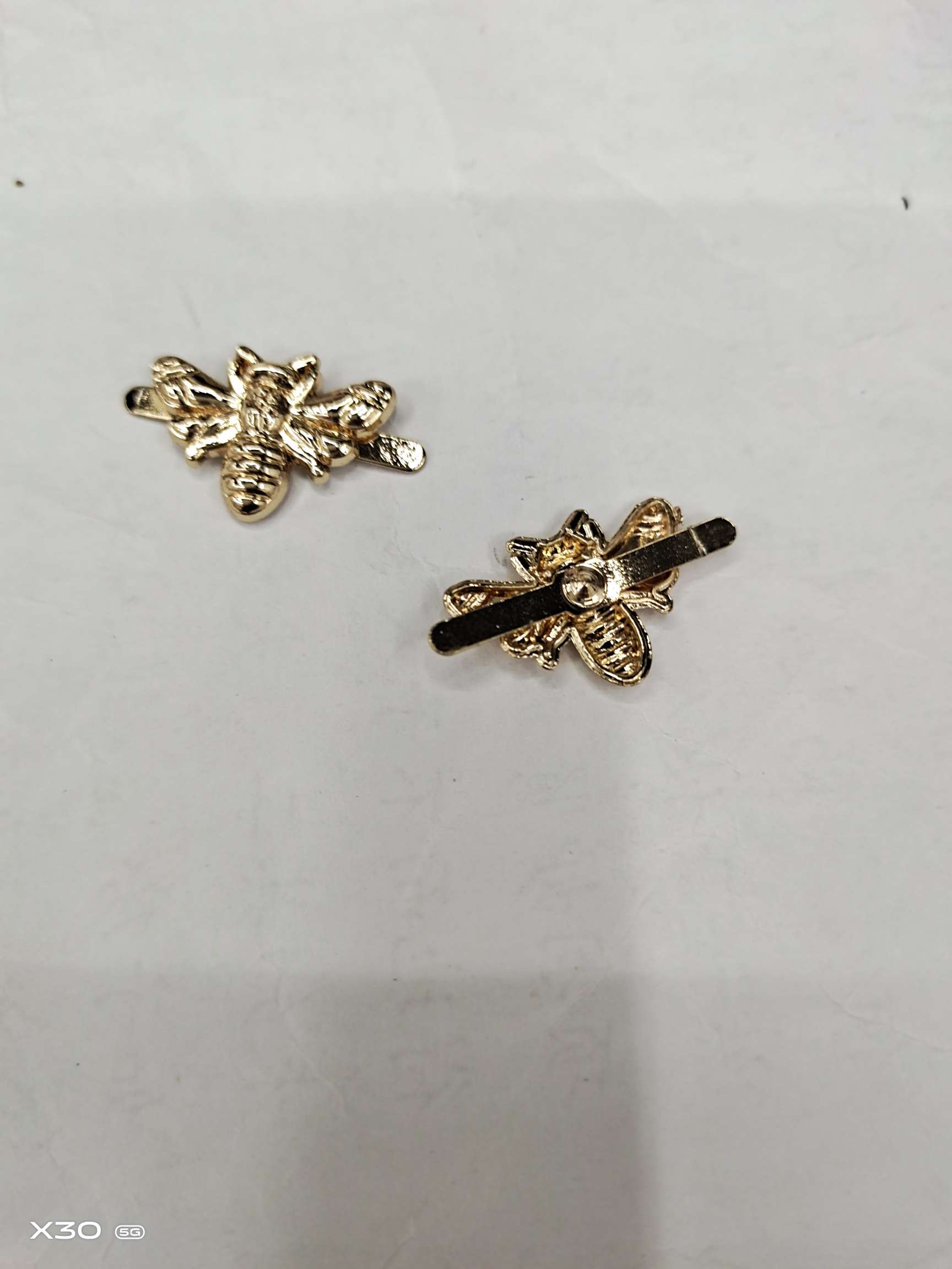 插脚蜜蜂细节图