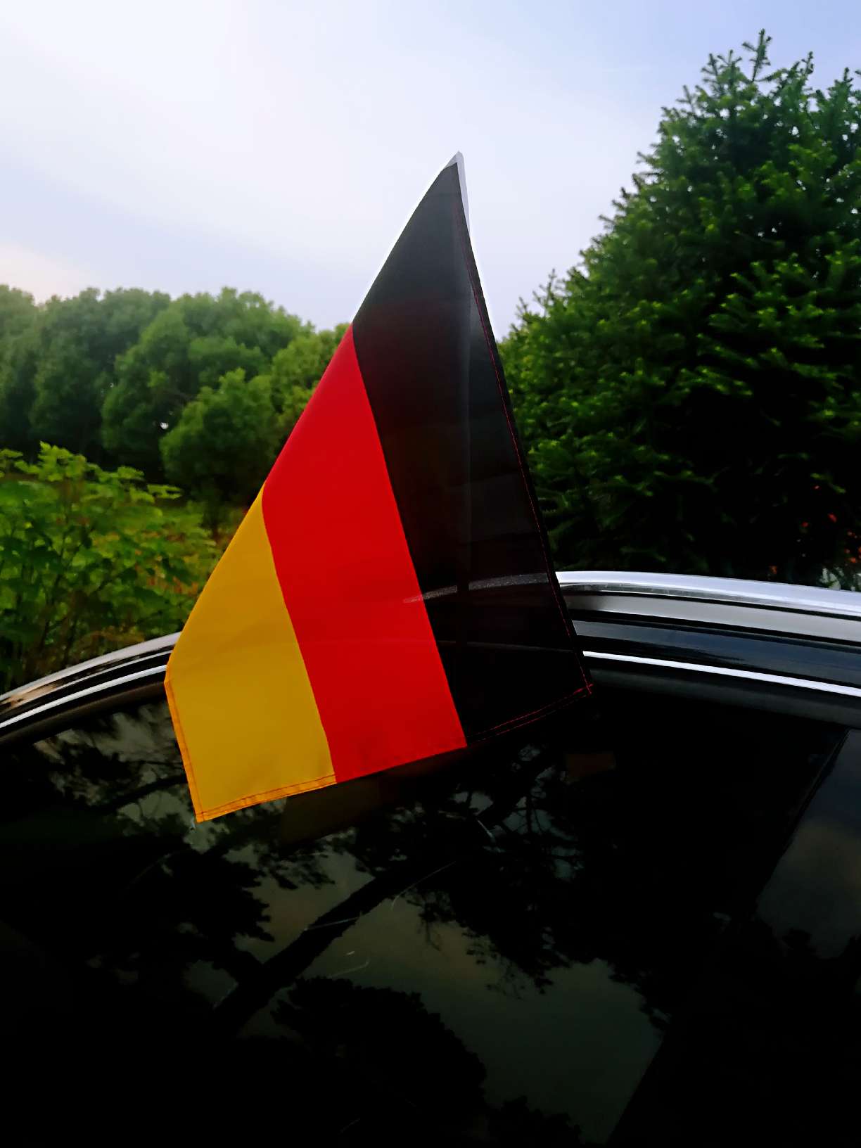 30*45cm外国车旗白底实物图