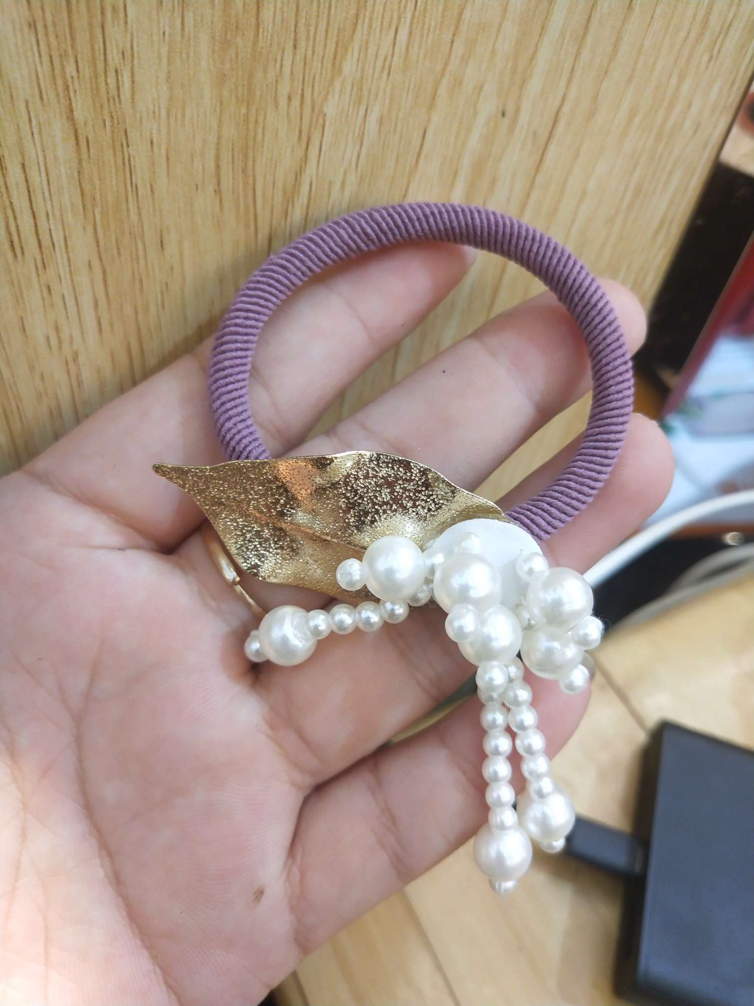 Leaf pearl skin band