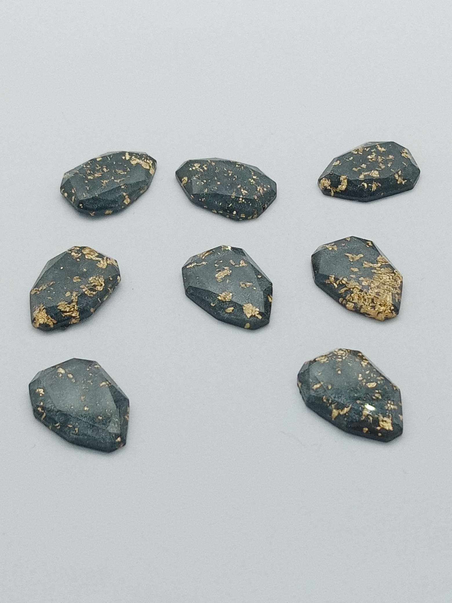 厂家直销异形树脂加金箔加珍珠粉图