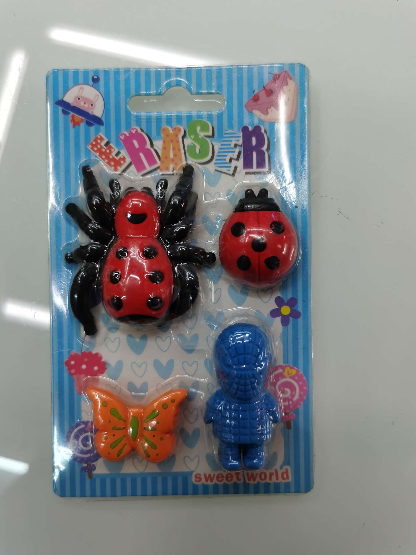 Card-absorbing car erasers, creative stationery gifts Application Scenario