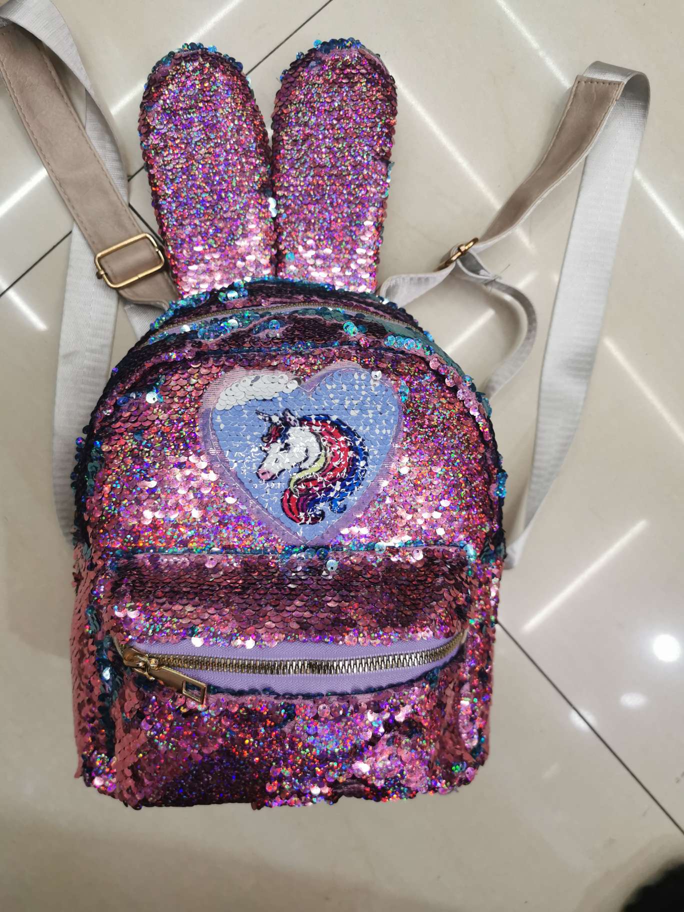 Sequined heart-shaped unicorn bag details Picture