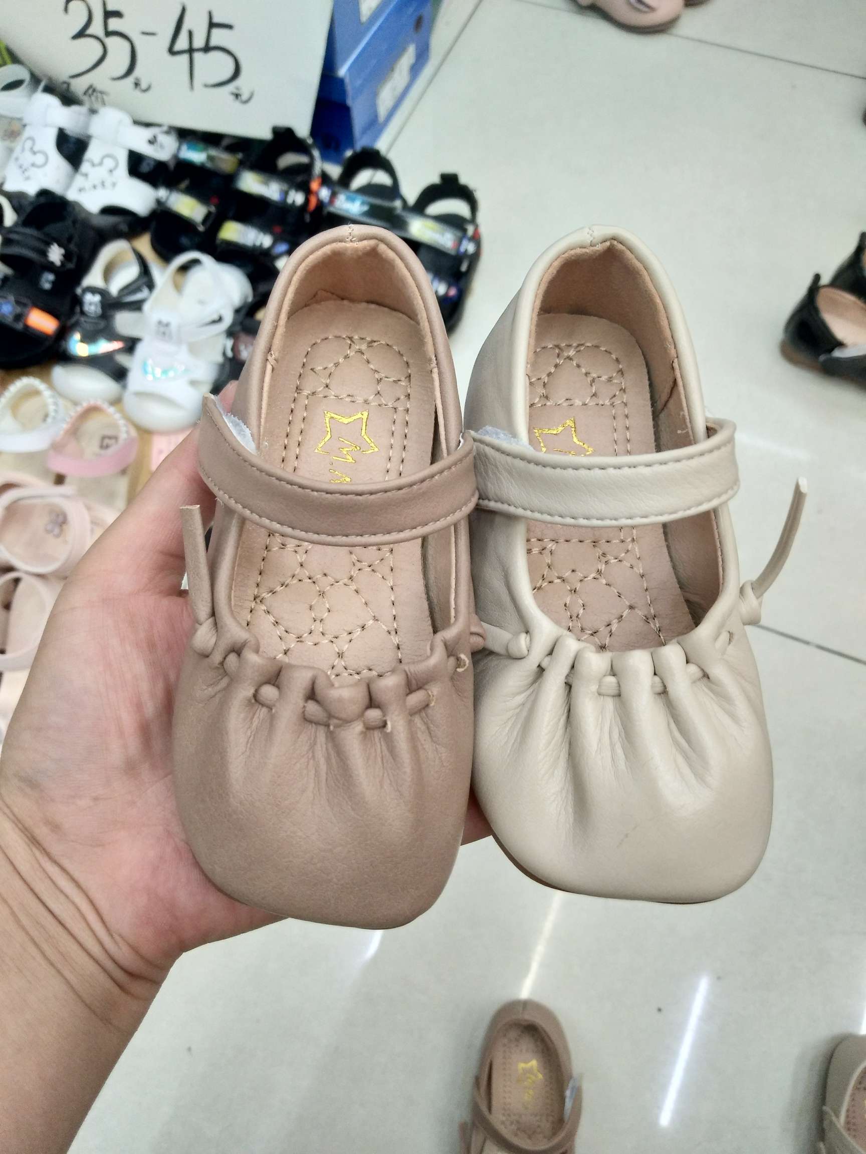 网红软底小童奶奶款小皮鞋
