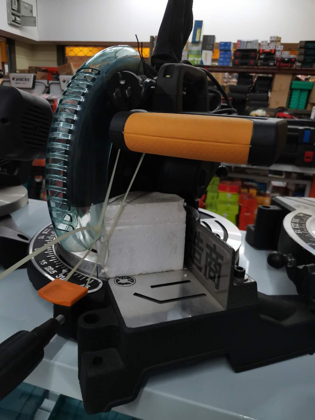 The 10-inch aluminum saw machine is sold at a low profit margin but in large quantities. It operates with integrity and has excellent quality, earning high praise Specification image