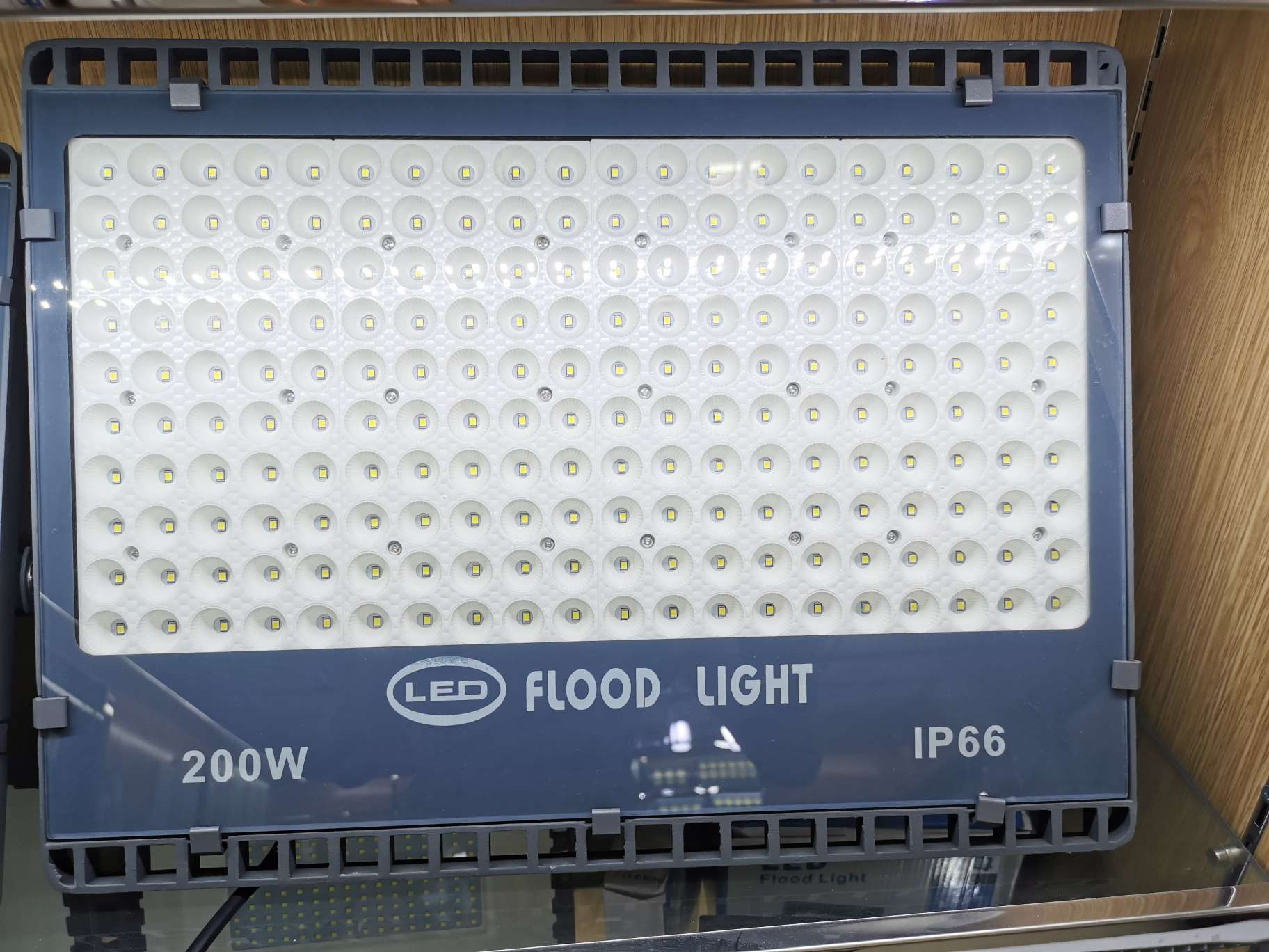 新一代孔明纳米系列LED200W投光灯