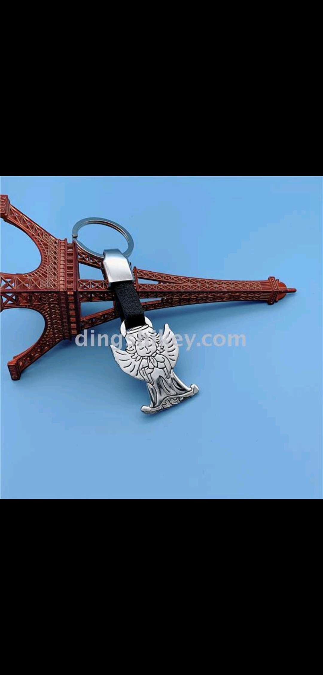 Zinc alloy keychain with leather pendant Specification image