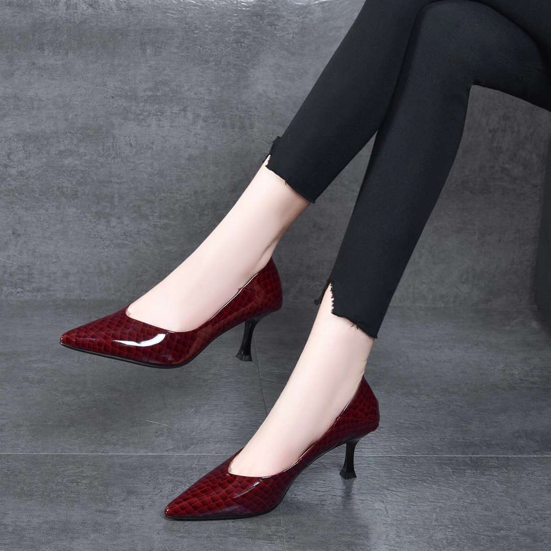 Women's stiletto shoes thumbnail