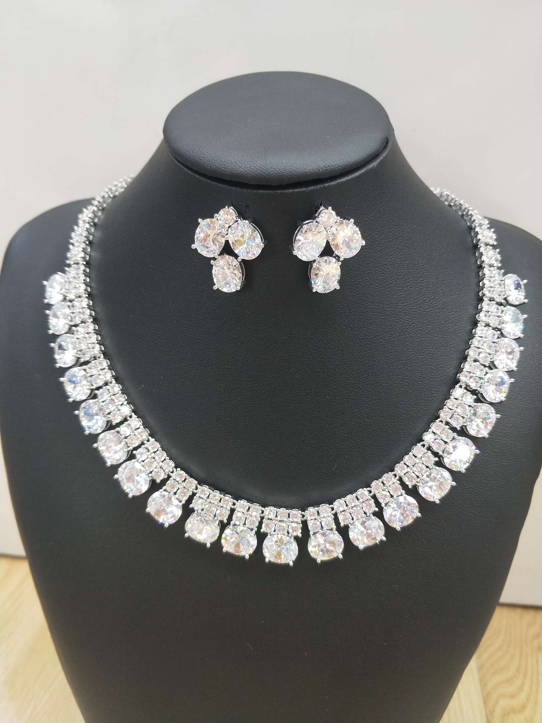 Golden Dream Beauty's Light Luxury fashion trend bestseller, Dain-shaped color-preserving Chain TL-26 details Picture