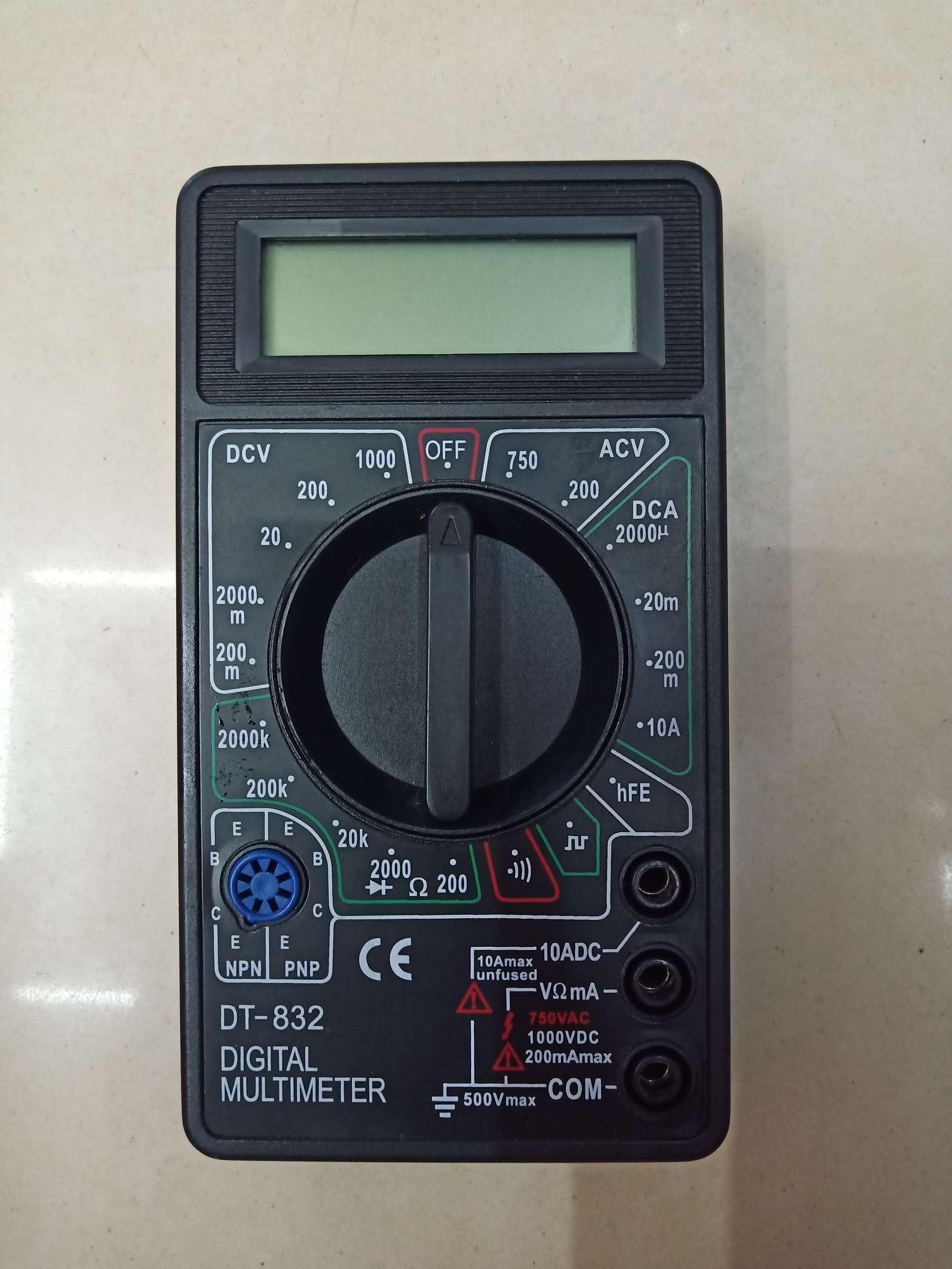 DT832数字万用表