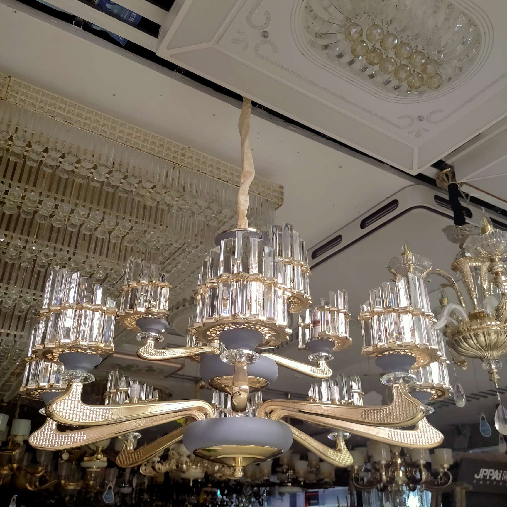 European and Nordic style all-copper crystal lamps, light luxury chandeliers, simple and modern living room lamps, bedroom and dining room lamps, glass crystal lamps undefined