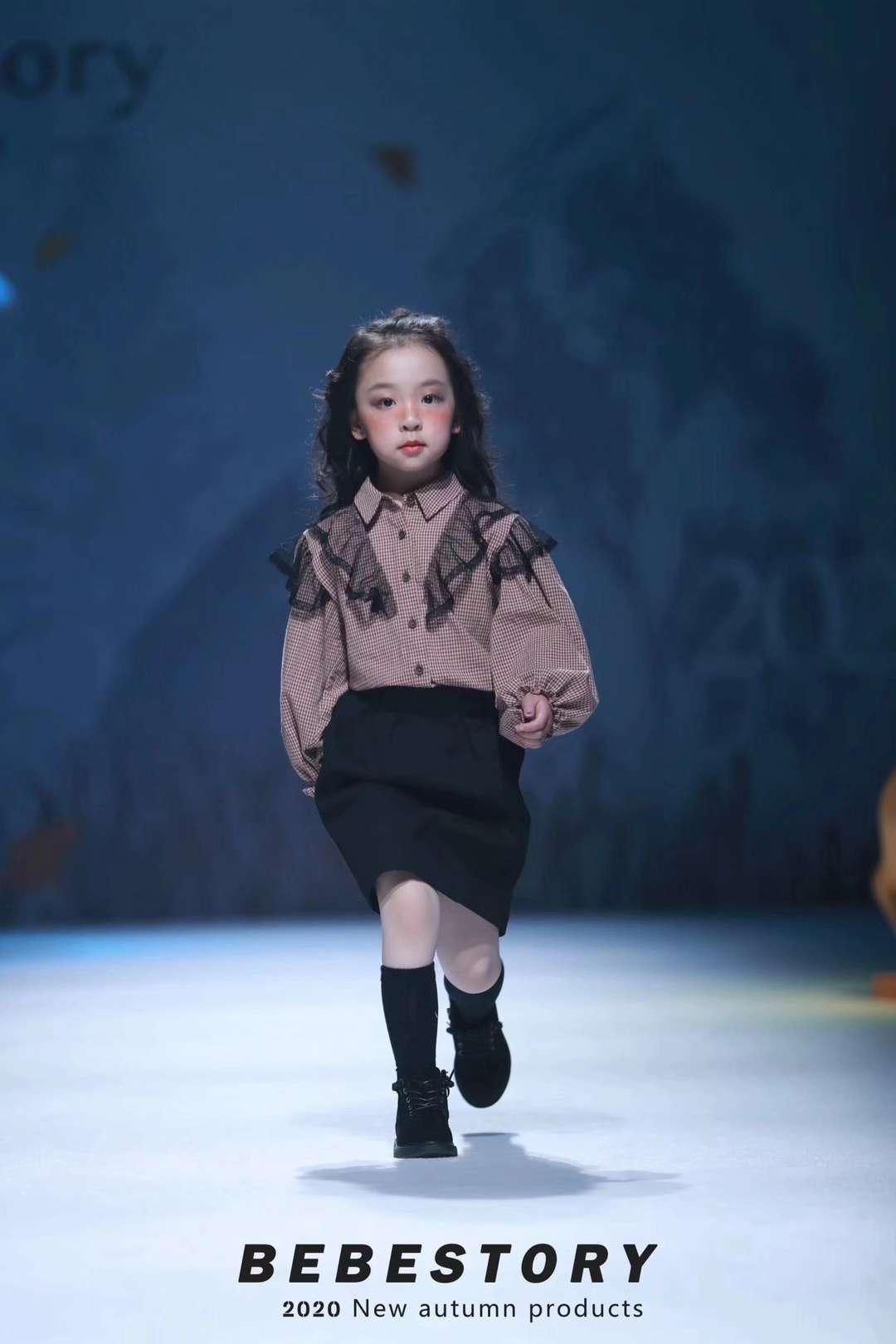 秋季新款女童棕色上衣套装