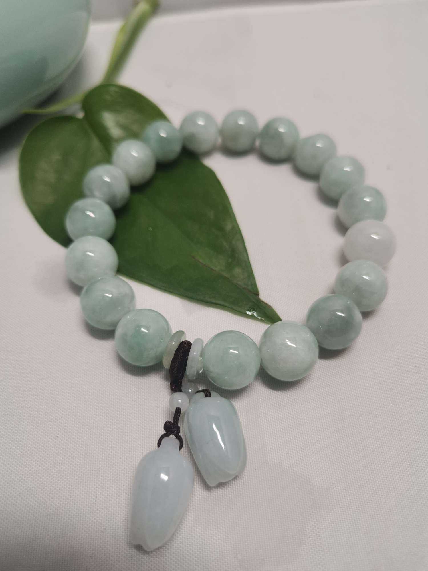 Myanmar esmeralda. Pulsera magnolia Item Picture