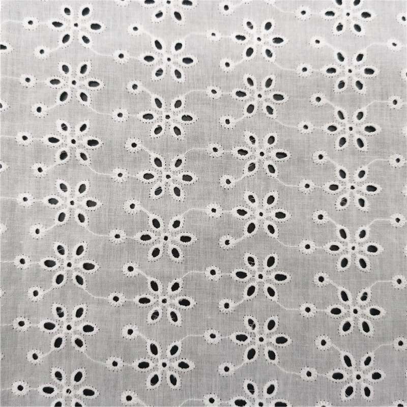 Direct sales of all-cotton embroidered fabric from the manufacturer. Large machine hollowed-out embroidered spring and summer clothing fabric. All-cotton embroidered fabric Item Picture