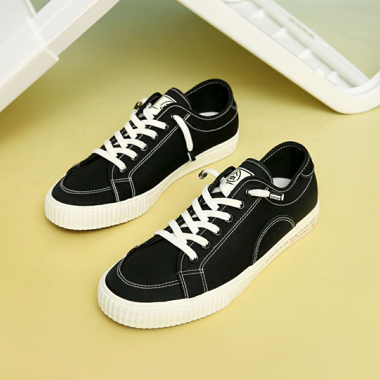 人本2020秋季新款潮鞋7835男款百搭休闲一脚蹬帆布鞋白底实物图