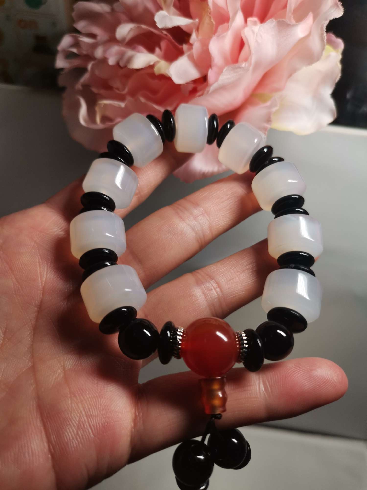 Calcedonia natural. Pulsera de elevación del festival Specification image