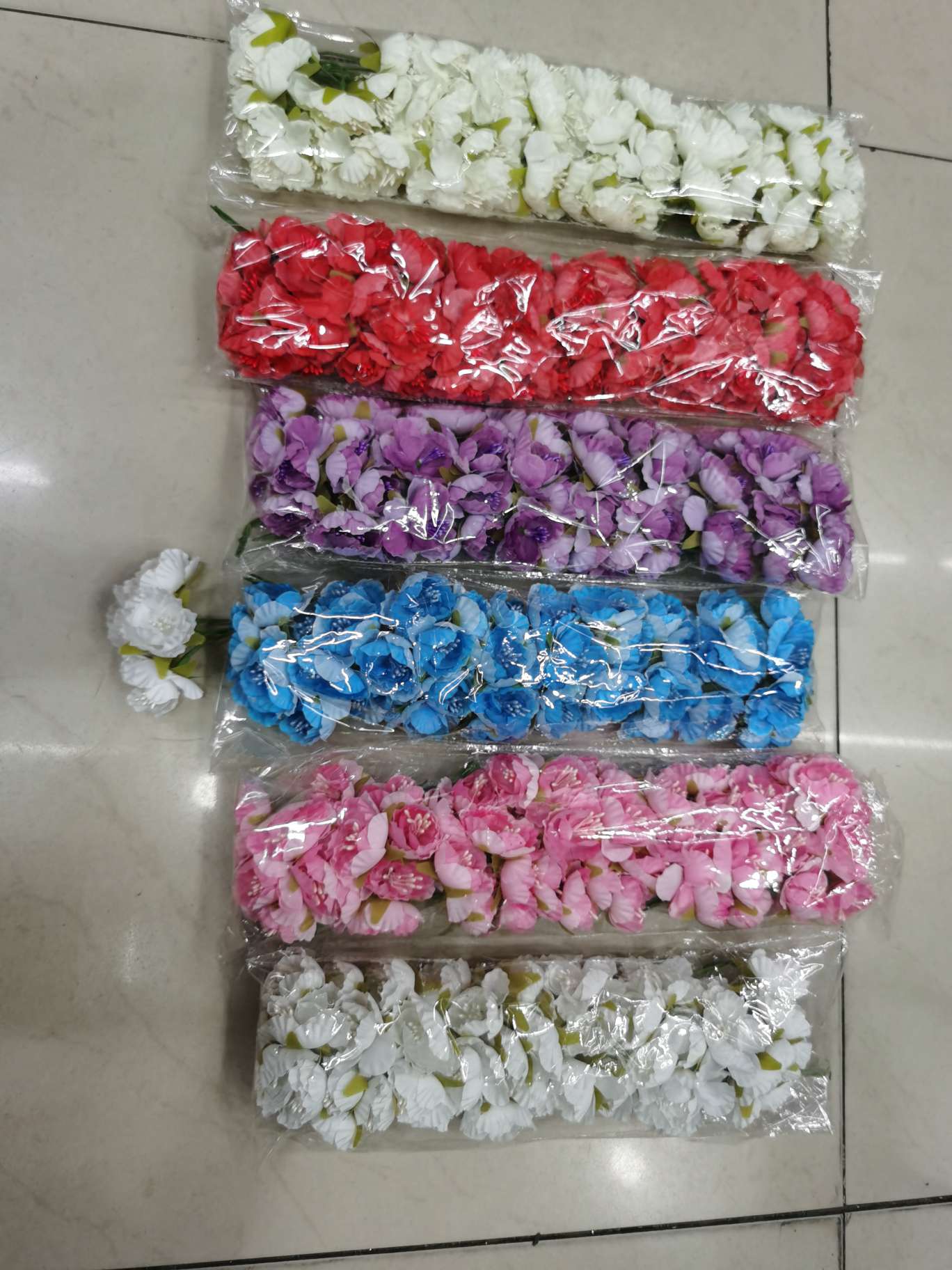 Imitation bead