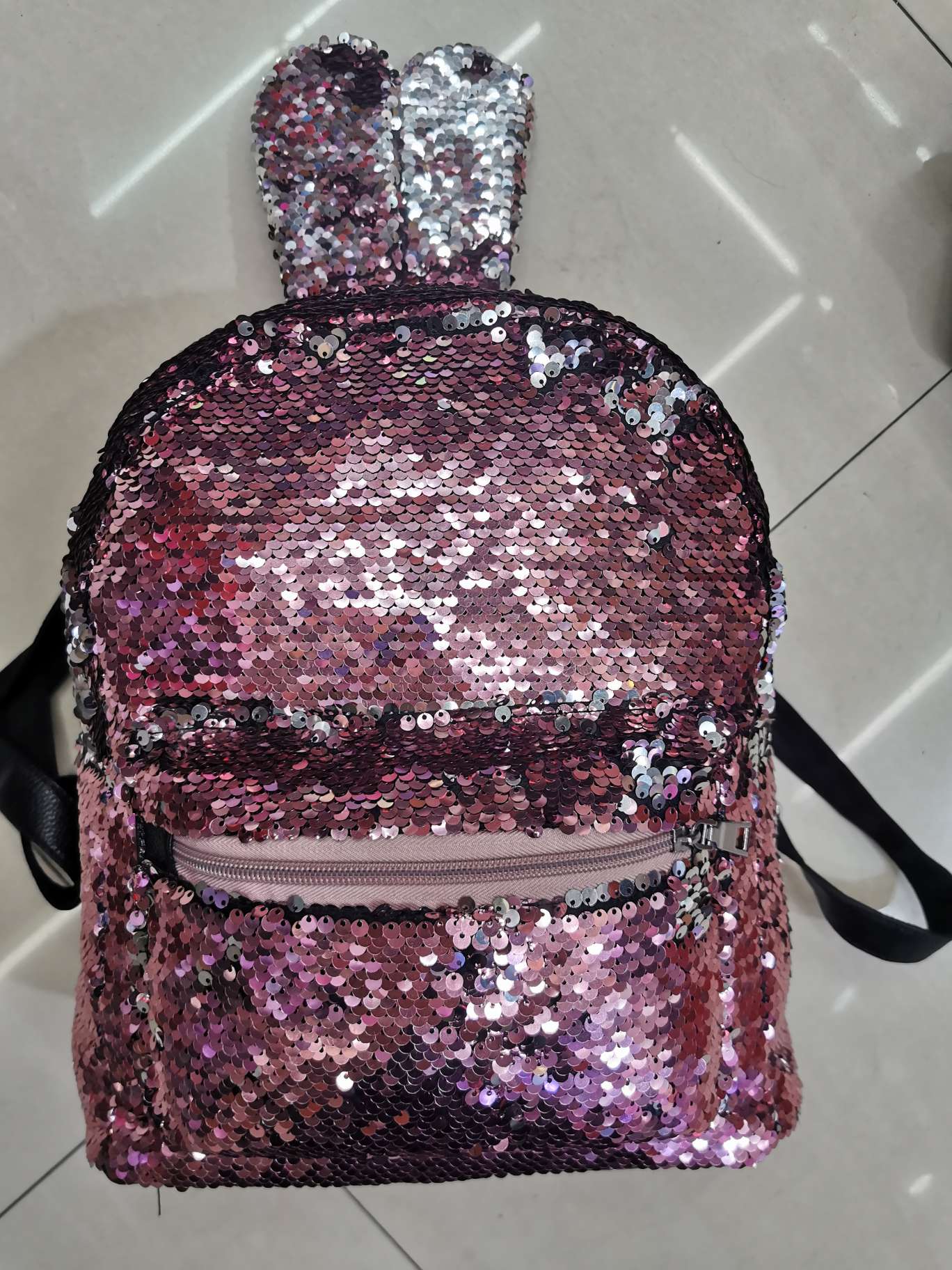 Sequined bag details Picture