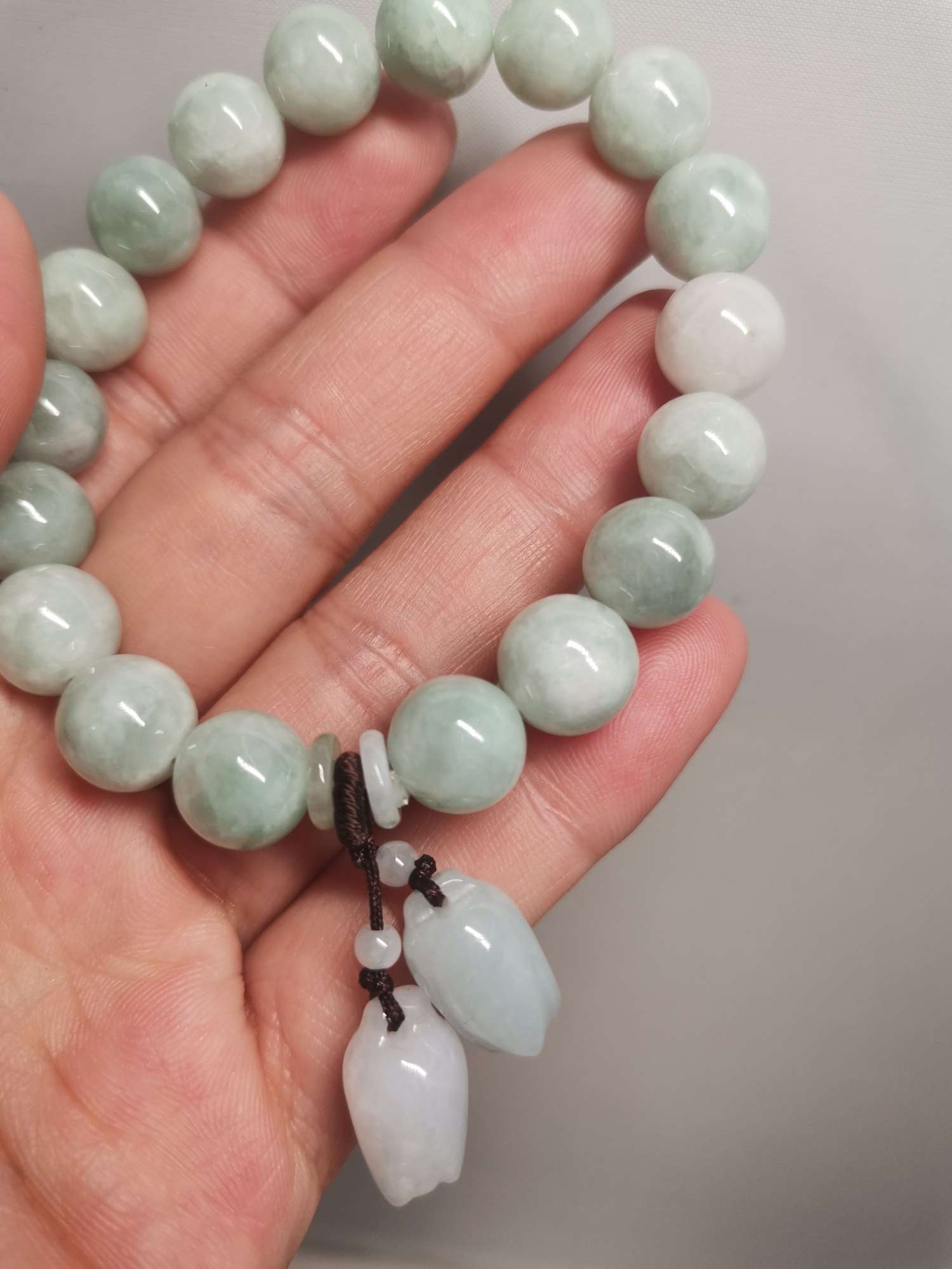 Myanmar esmeralda. Pulsera magnolia undefined