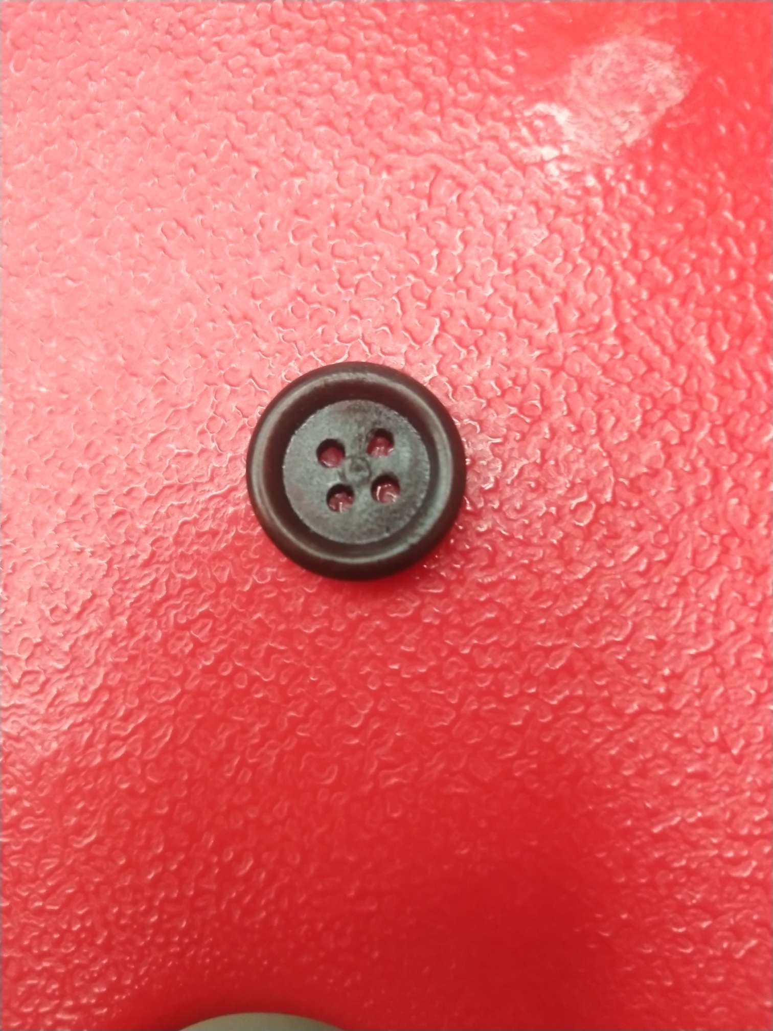 Manufacturers Direct Spot Diy Round Two-Hole Wood Fine Edge Button details Picture