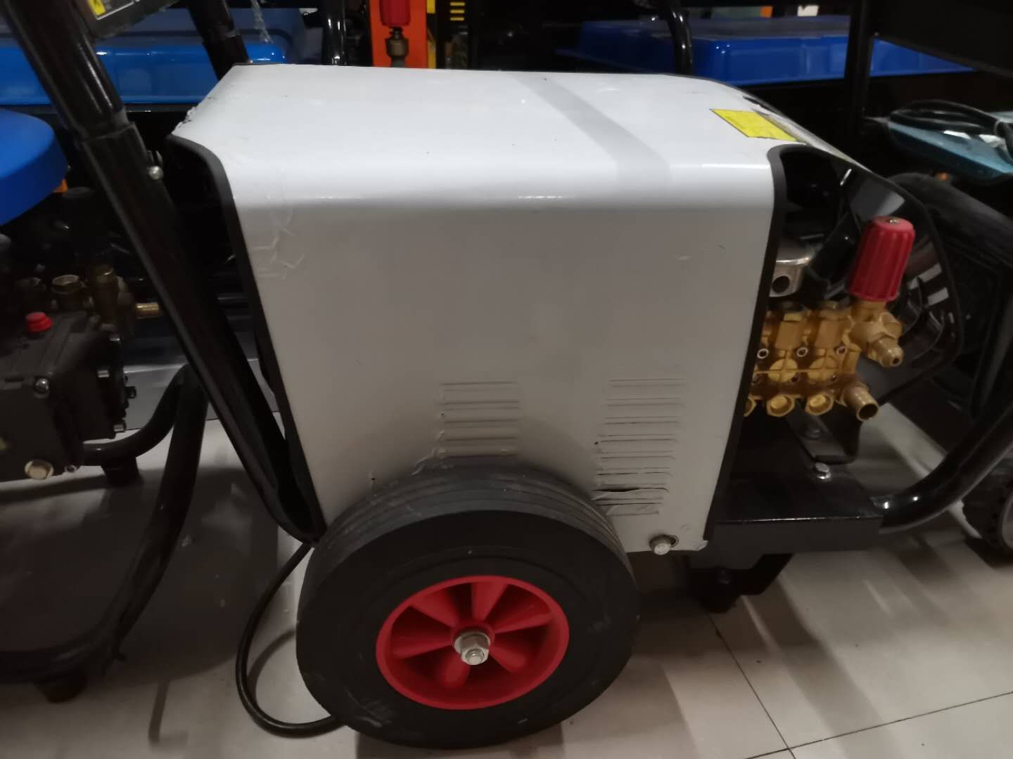 The 2.2KW high-pressure cleaner is sold at a low profit margin but in large quantities. We operate with integrity and have excellent quality, earning high praise