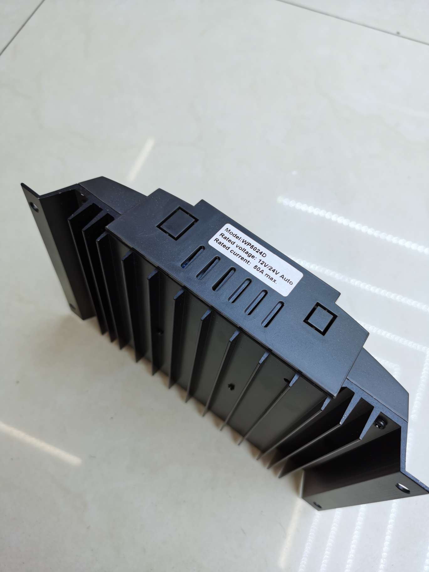 وحدة التحكم في الشحن بالطاقة الشمسية 50A 12V-24V details Picture