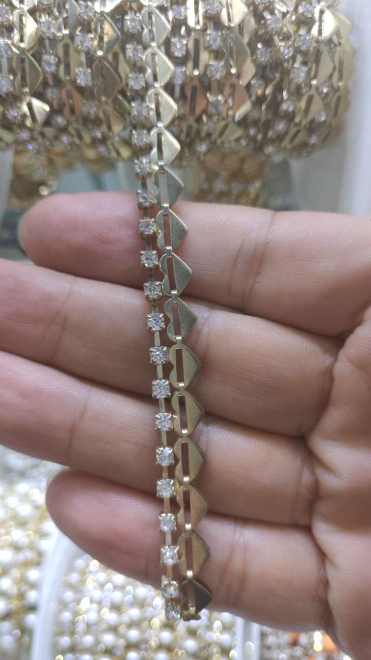 Heart-shaped chain