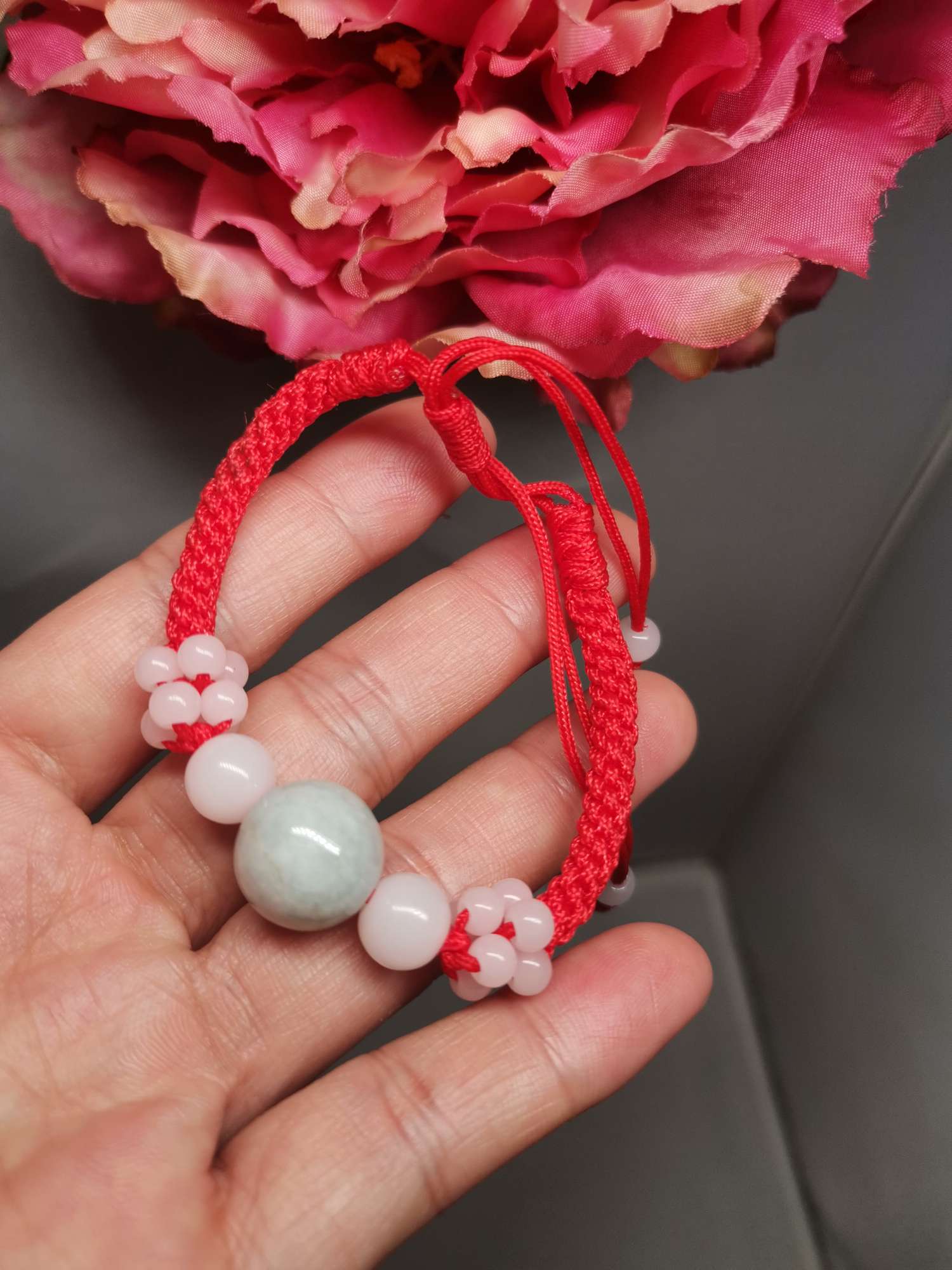 Burmese jadeite. A bracelet symbolizing abundant wealth Specification image