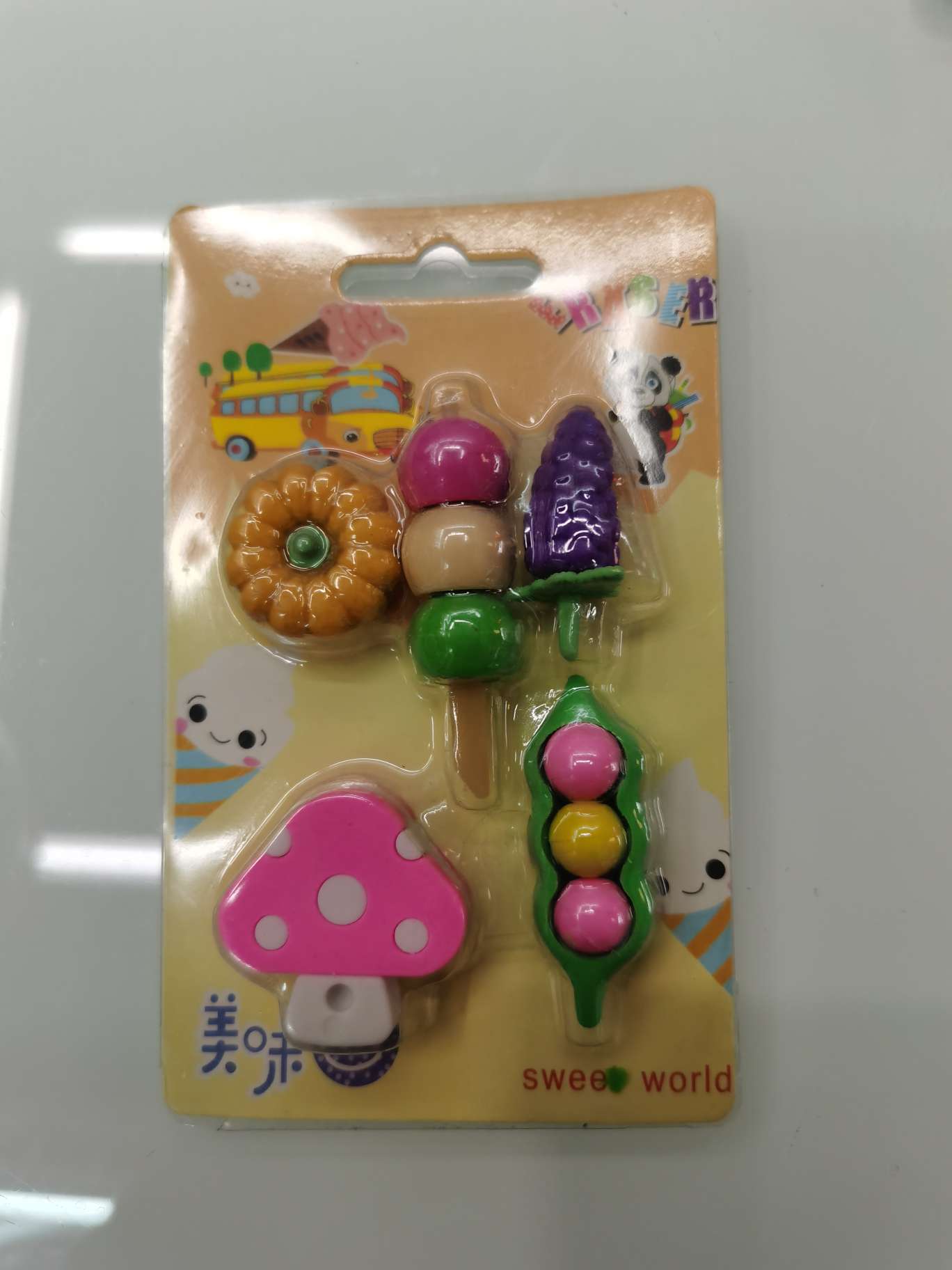 Card-absorbing car erasers, creative stationery gifts Specification image