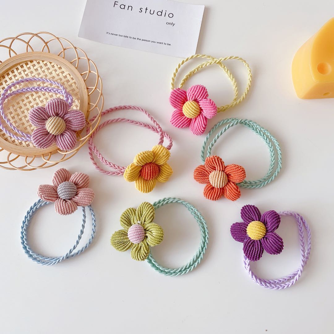 Flower hair tie, exaggerated wide-edge hair band, women's pearl velvet hair band, stylish and fashionable new solid color hair accessory manufacturer wholesale