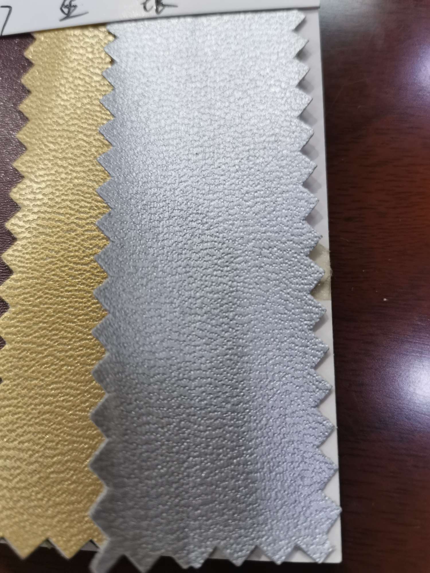 厂家直销热销新款  87纹—14  皮革大量现货高中低档箱包沙发鞋材面料