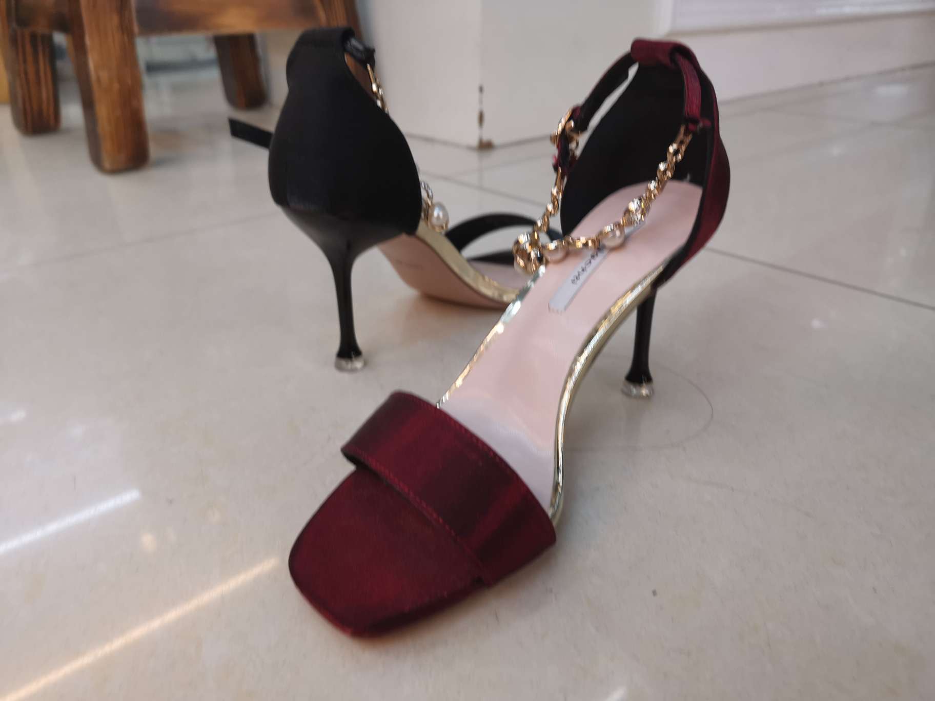 2020夏季时尚酒红一字链条仙女风女高跟鞋