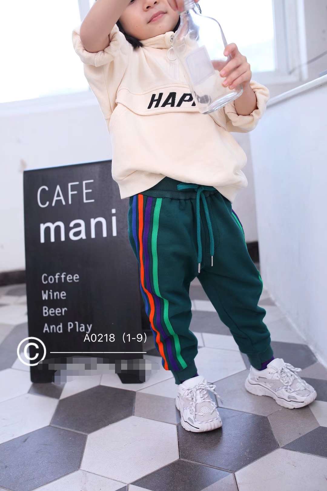 Fringed knitted trousers Application Scenario