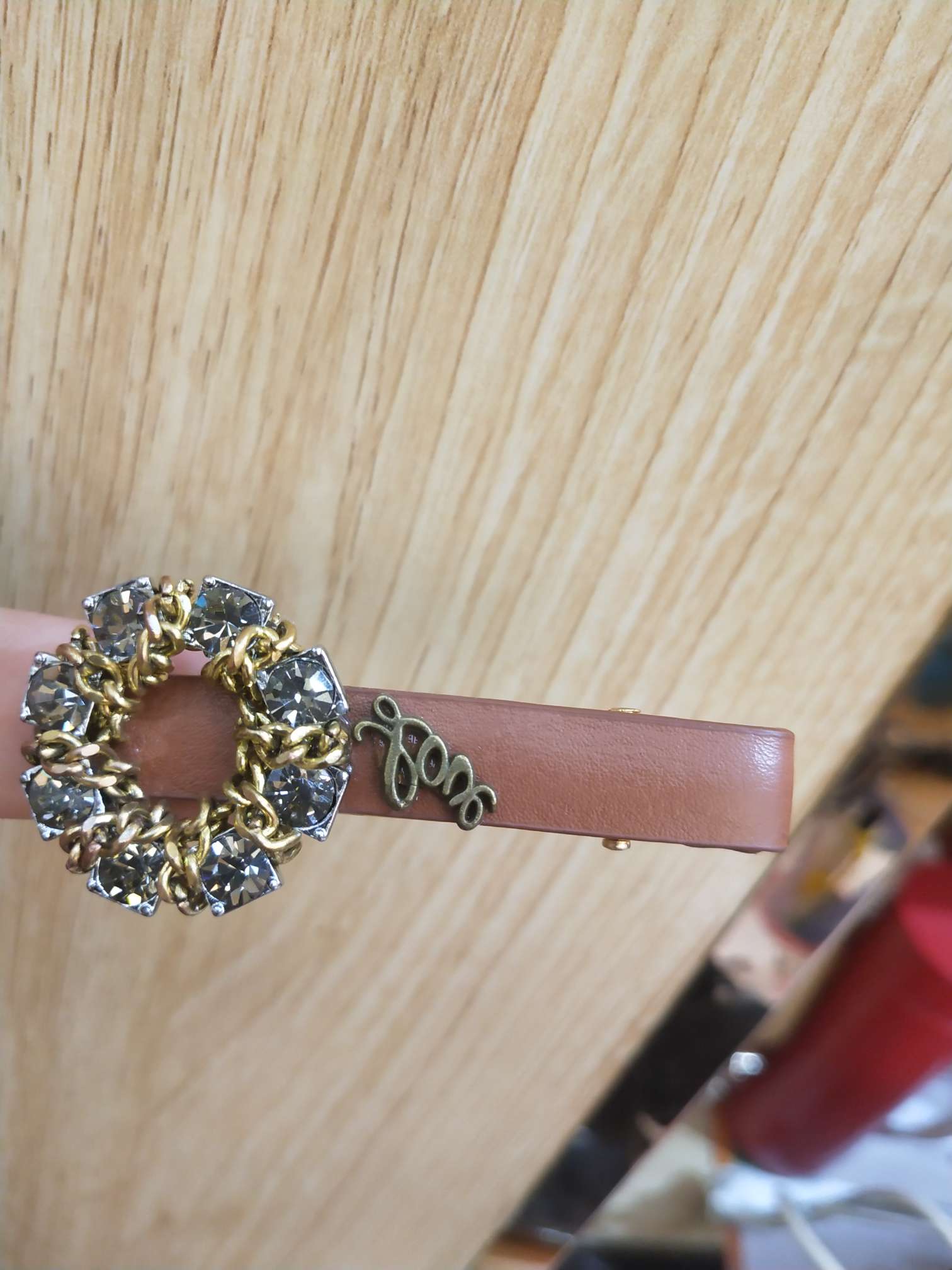 Leather chain clamp thumbnail