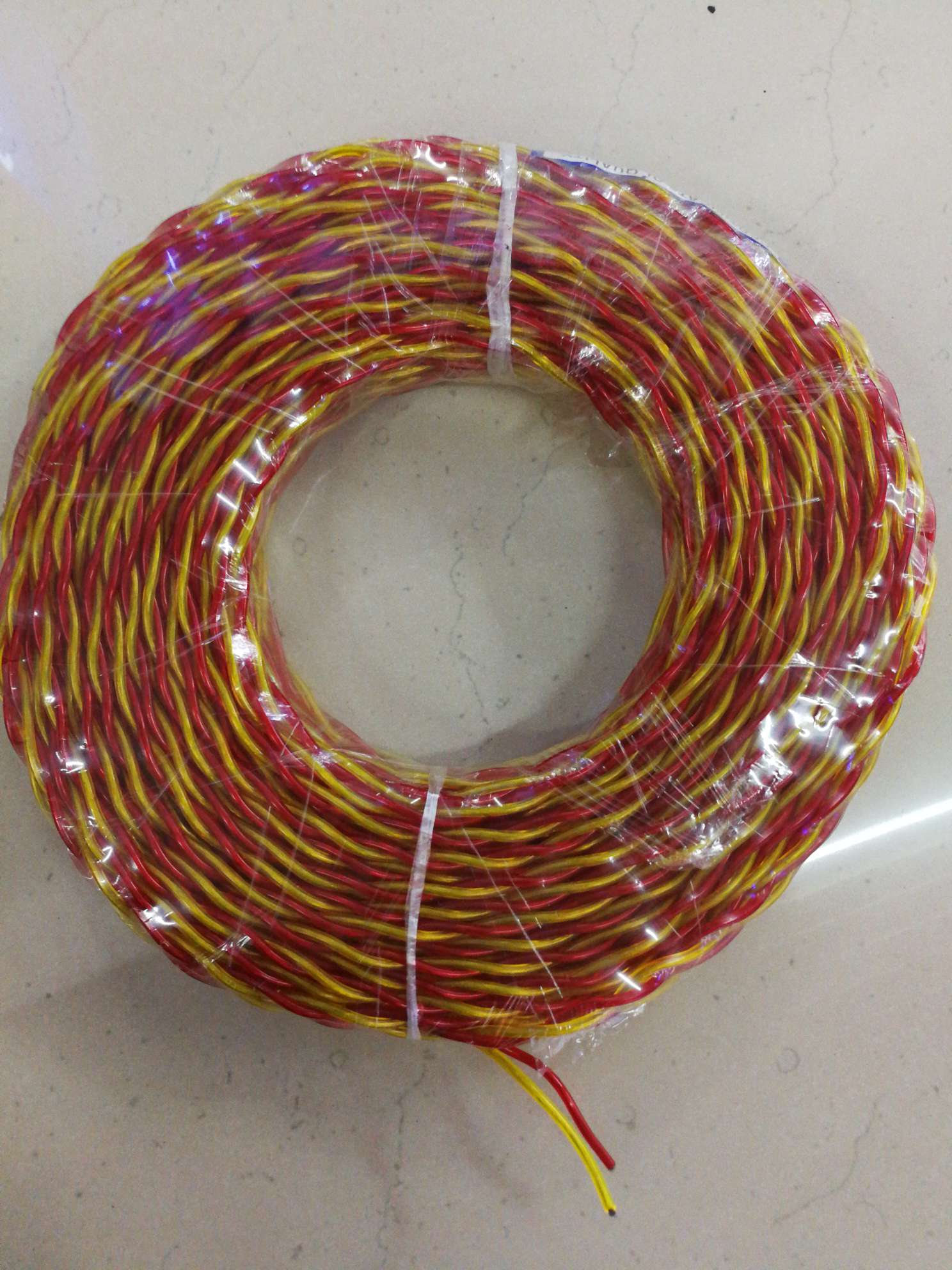2X1.5 Transparent red and yellow stranded cable 80m full figure