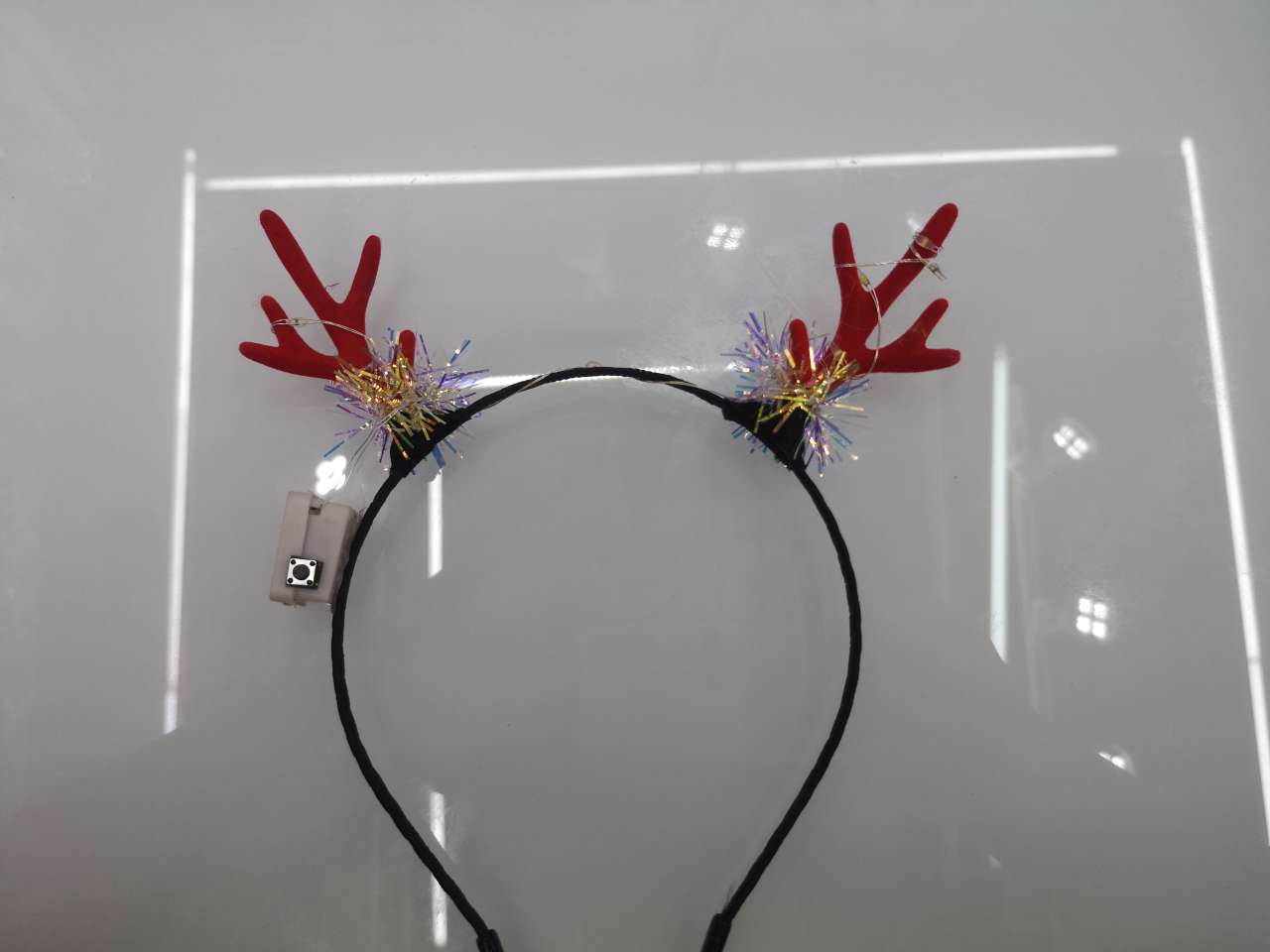 Flashing flocking antlers, antler headbands, antler hairpins, glowing antlers, antlers undefined