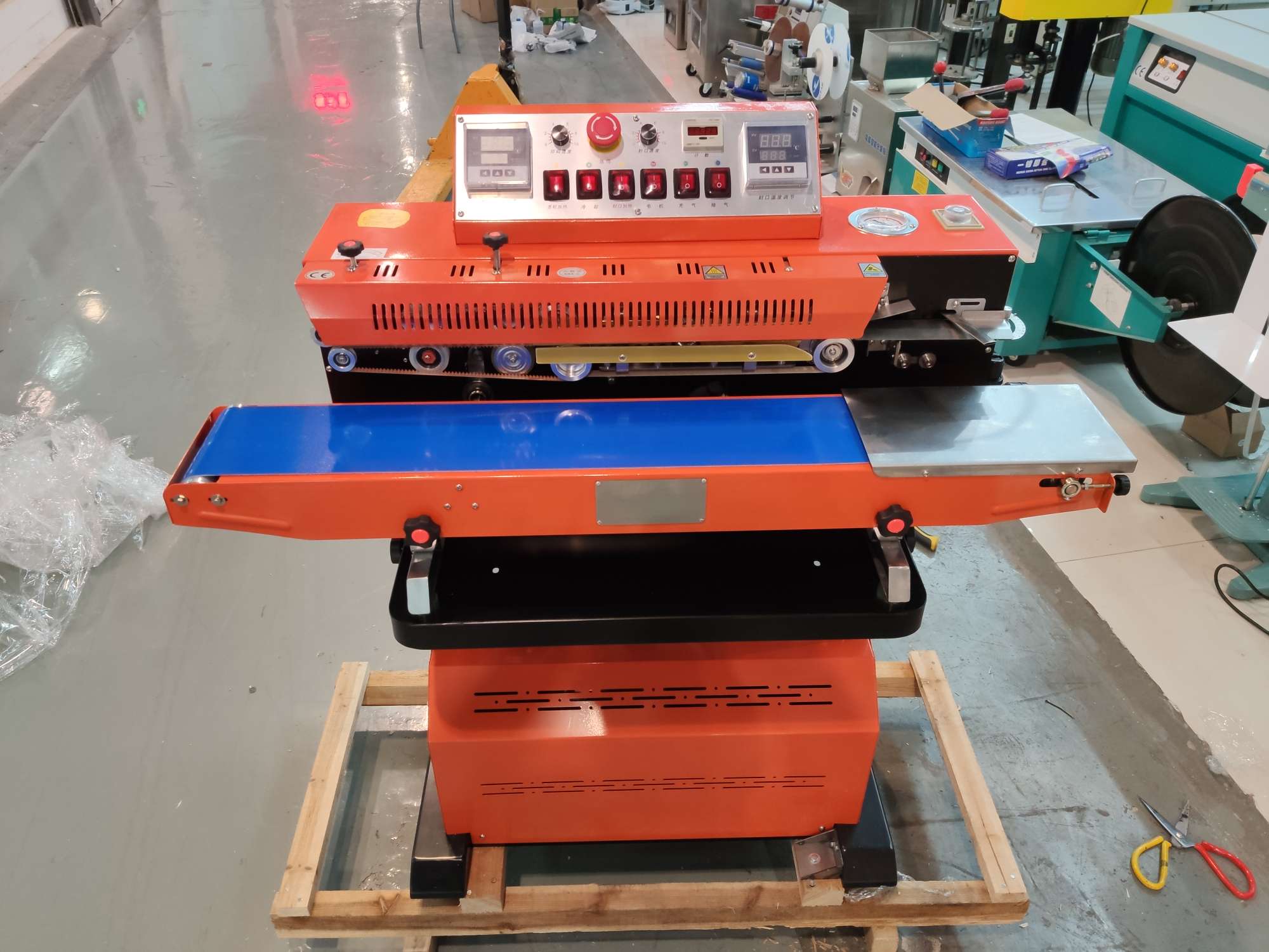 1000 continuous vacuum sealing machine packaging machine manufacturer direct sales, immediate delivery, high quality and high efficiency