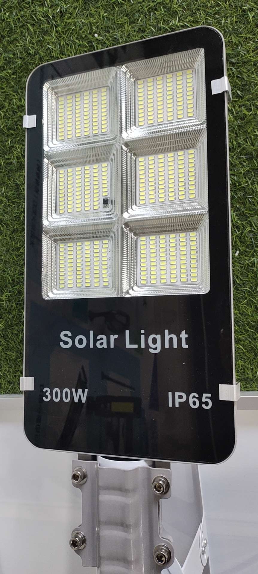 LED太阳能路灯详情图3