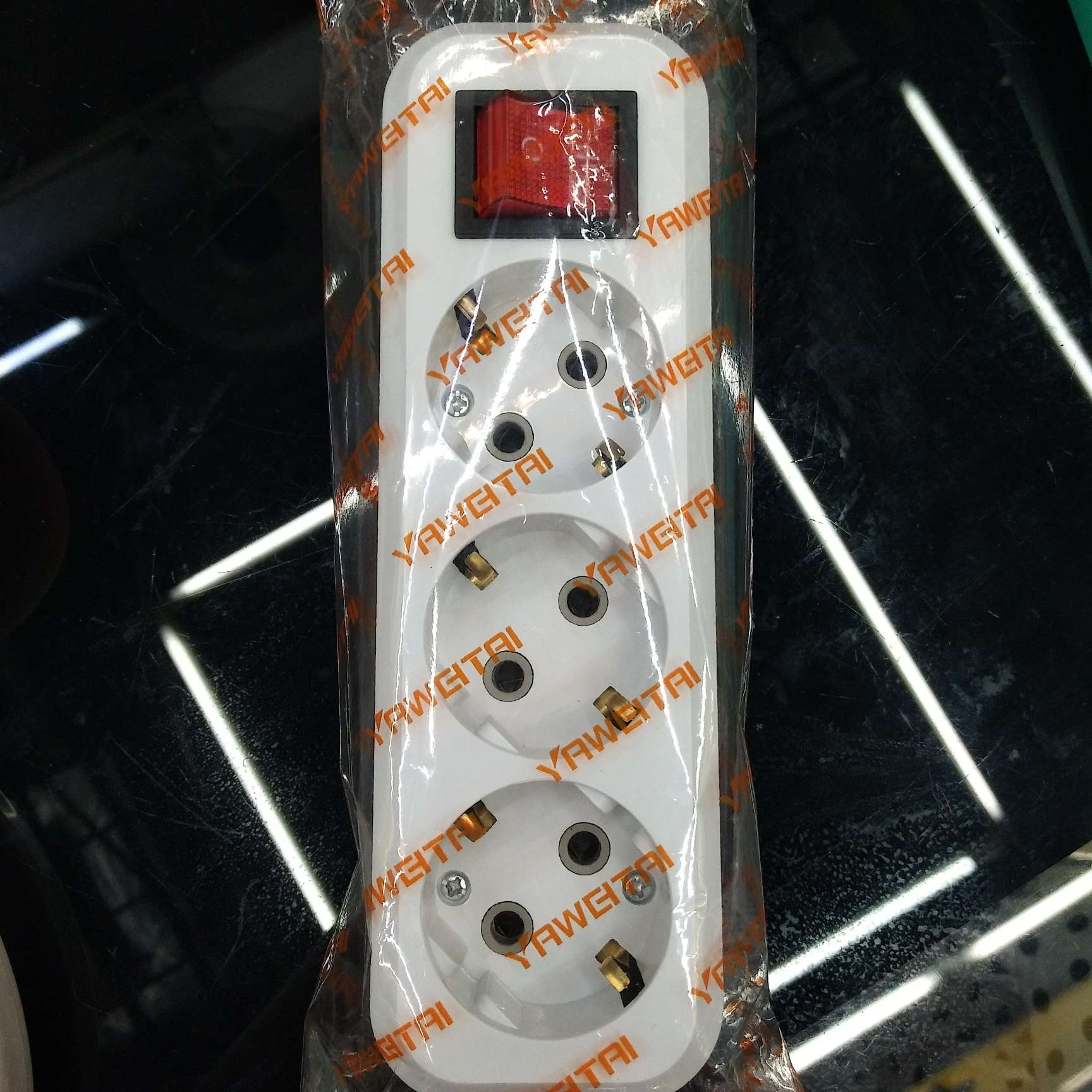 5823 triple plug Specification image