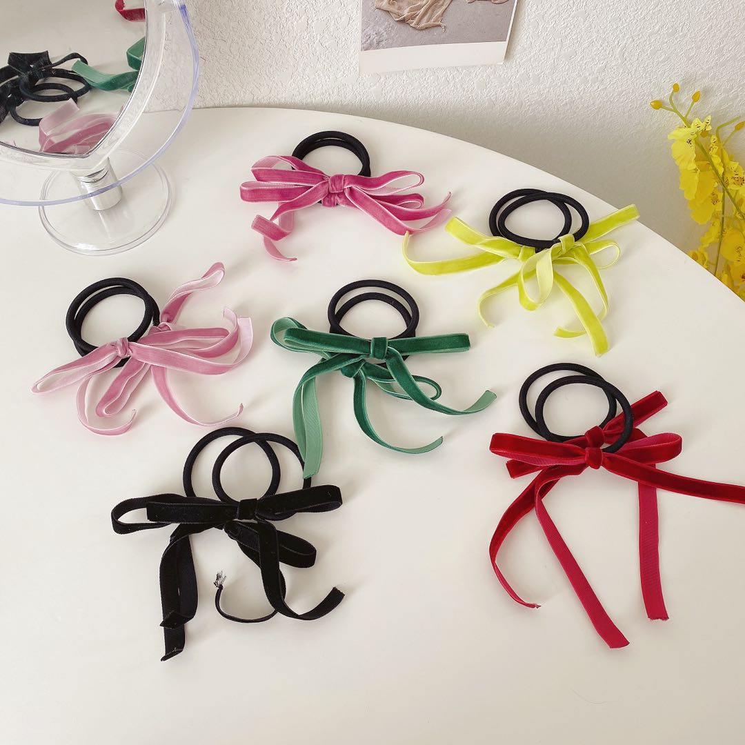 Tie the ten-color bows together
