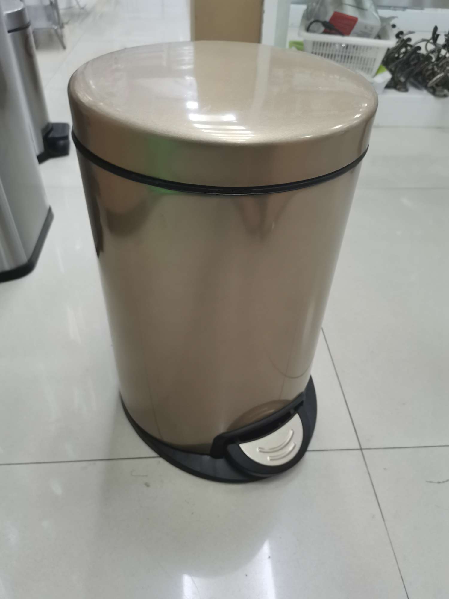 8升 8L 彩色喷漆垃圾桶 脚踏式垃圾桶细节图