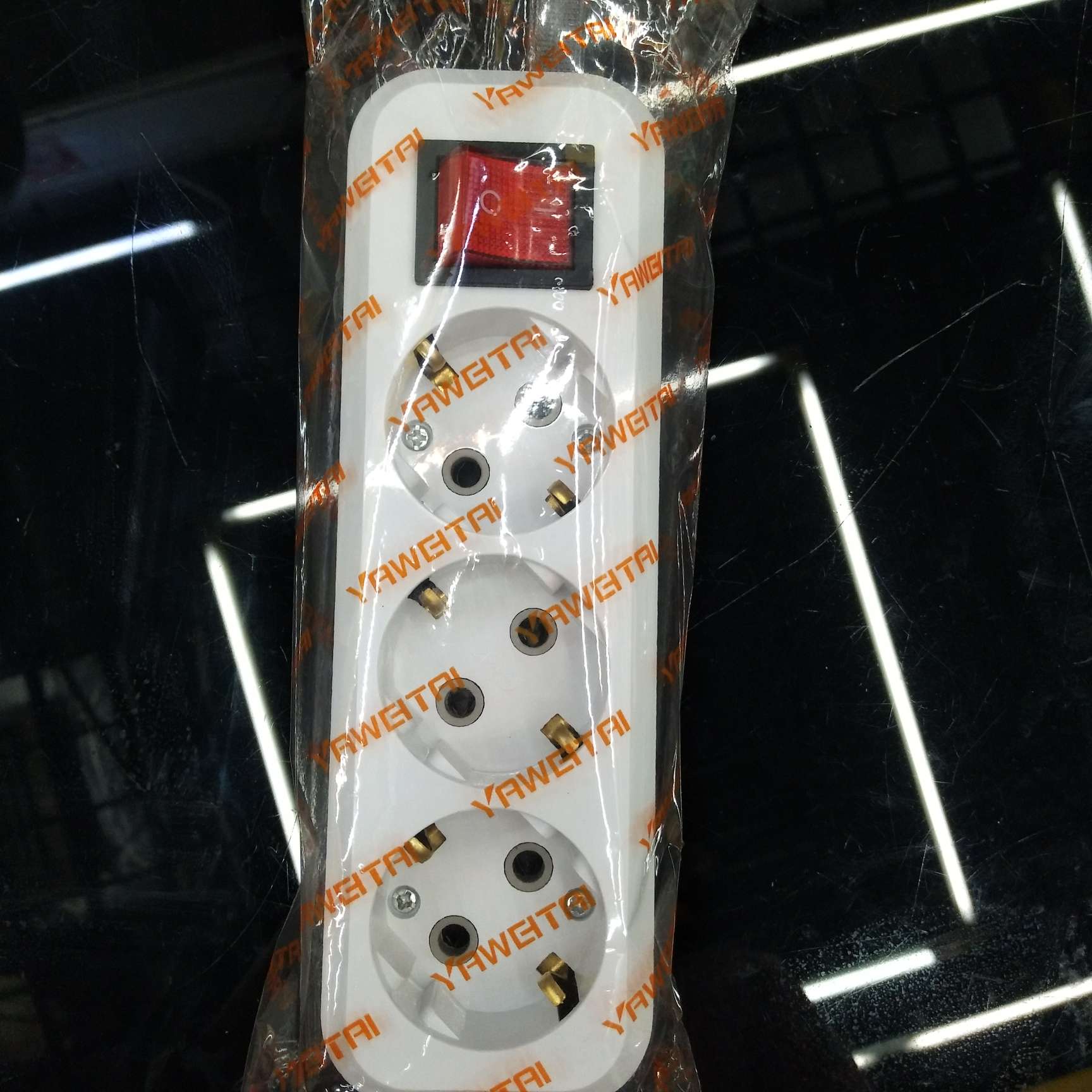 5823 triple plug details Picture