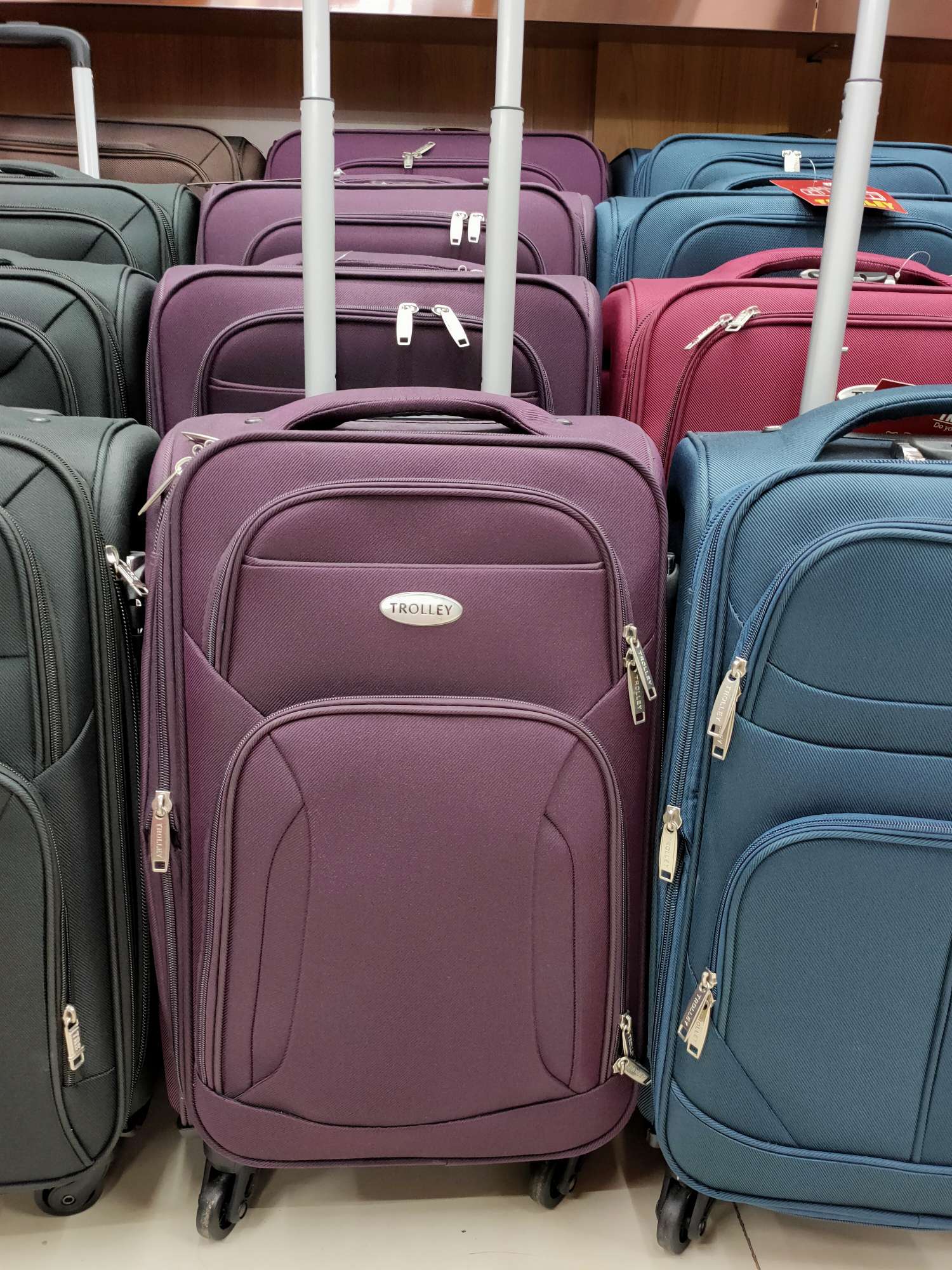 旅行箱紫色四件套图