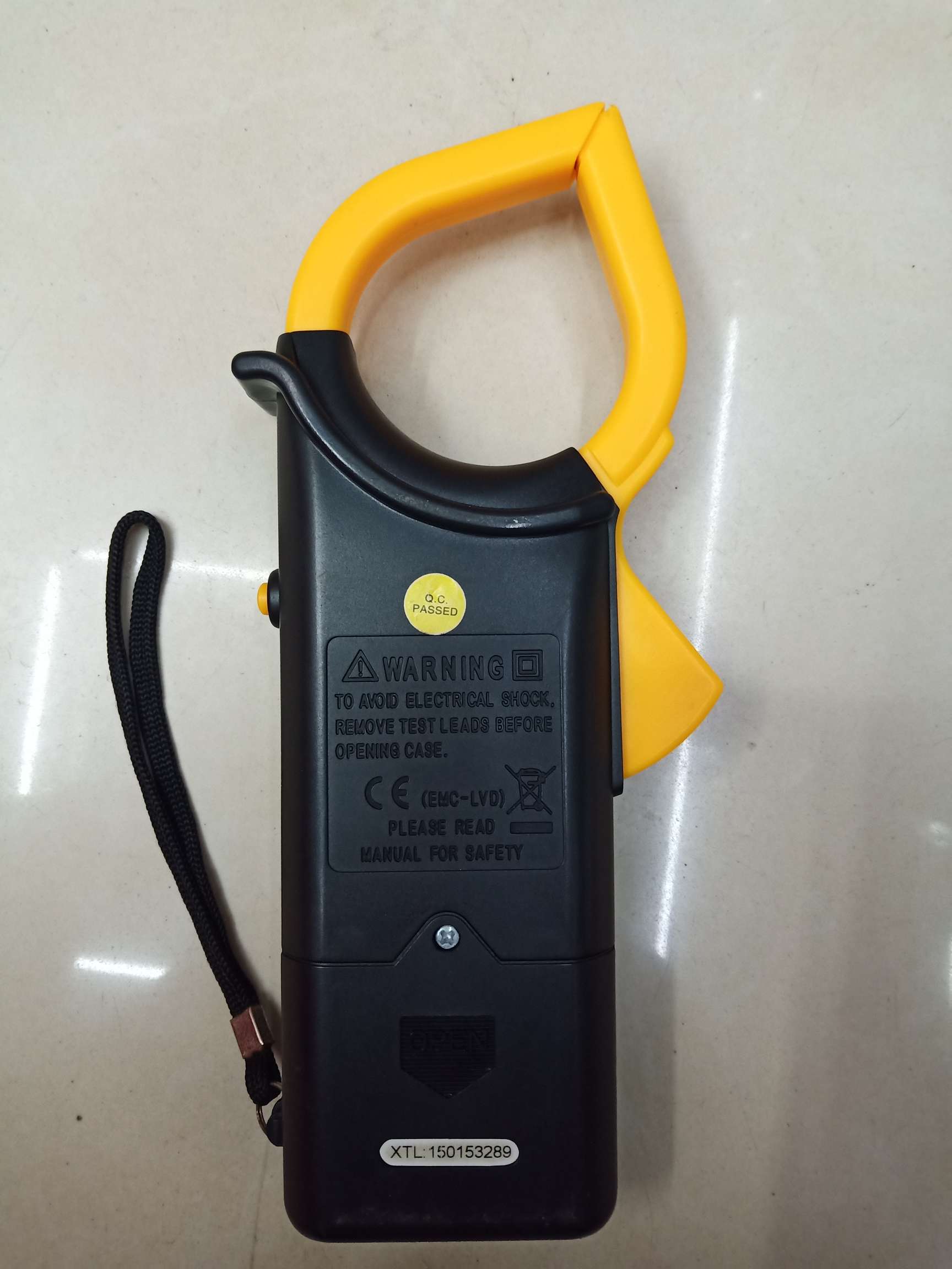 DT266钳形万用表产品图