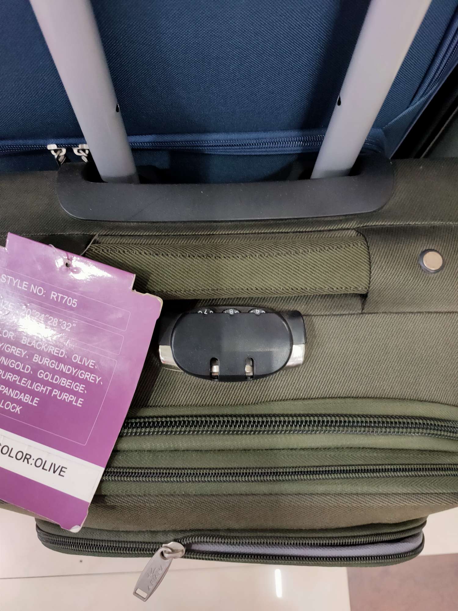 深绿小号旅行箱细节图