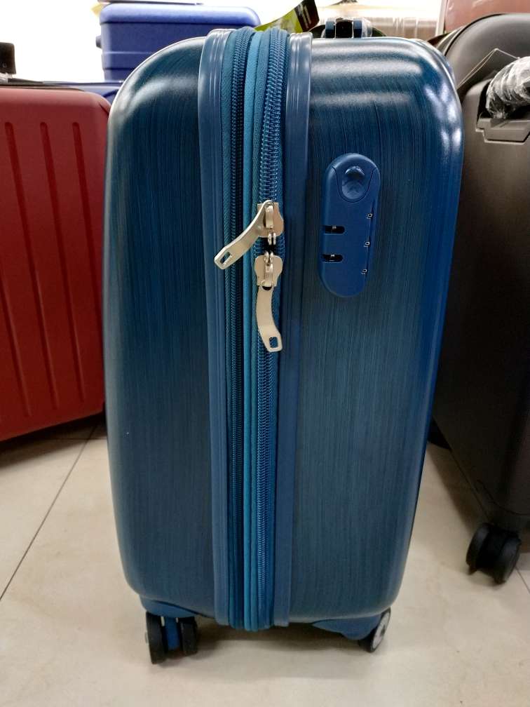 h004  PC料 三件套20-24-28寸 拉杆箱双拉链细节图